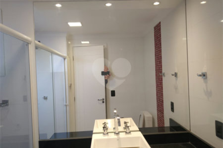 Apartamento 3 suítes, varanda gourmet, 3 vagas em Condomínio Clube na Mooca