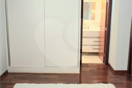 CASA A VENDA CONDOMINIO QUEBEC