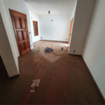 Casa térrea com 5 dormitórios, sendo 2 suítes.