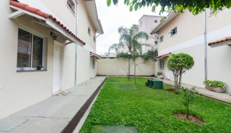 Sobrado à venda com 2 quartos no condomínio Condomínio Villas da Granja, Cotia - SP