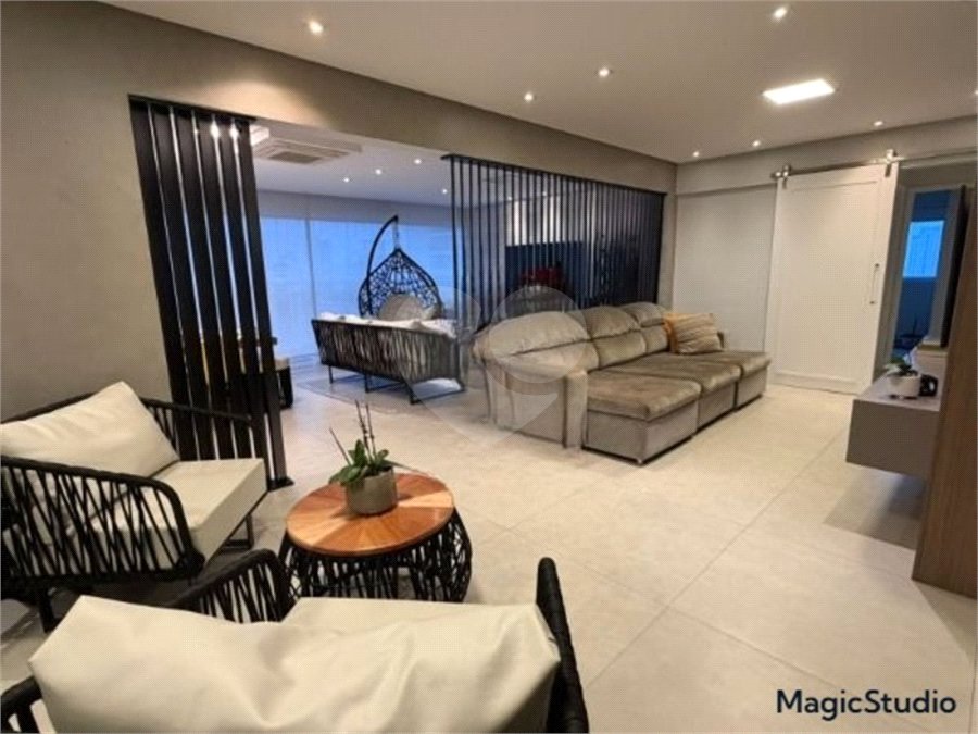 Apartamento com 120m², 3 dormitórios, sendo 3 suítes, 2 vagas de garagem, à venda no Tatuapé.