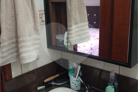 Apartamento com 80m² , 2 dormitórios , sendo 1 suíte , 1 vaga , à venda na Vila Tibiriça , em Santo André.