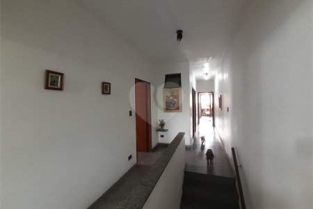 Vende-se: Sobrado no Cursino/Ipiranga, 2 Quartos, 2 Salas, 8 vagas de garagem!