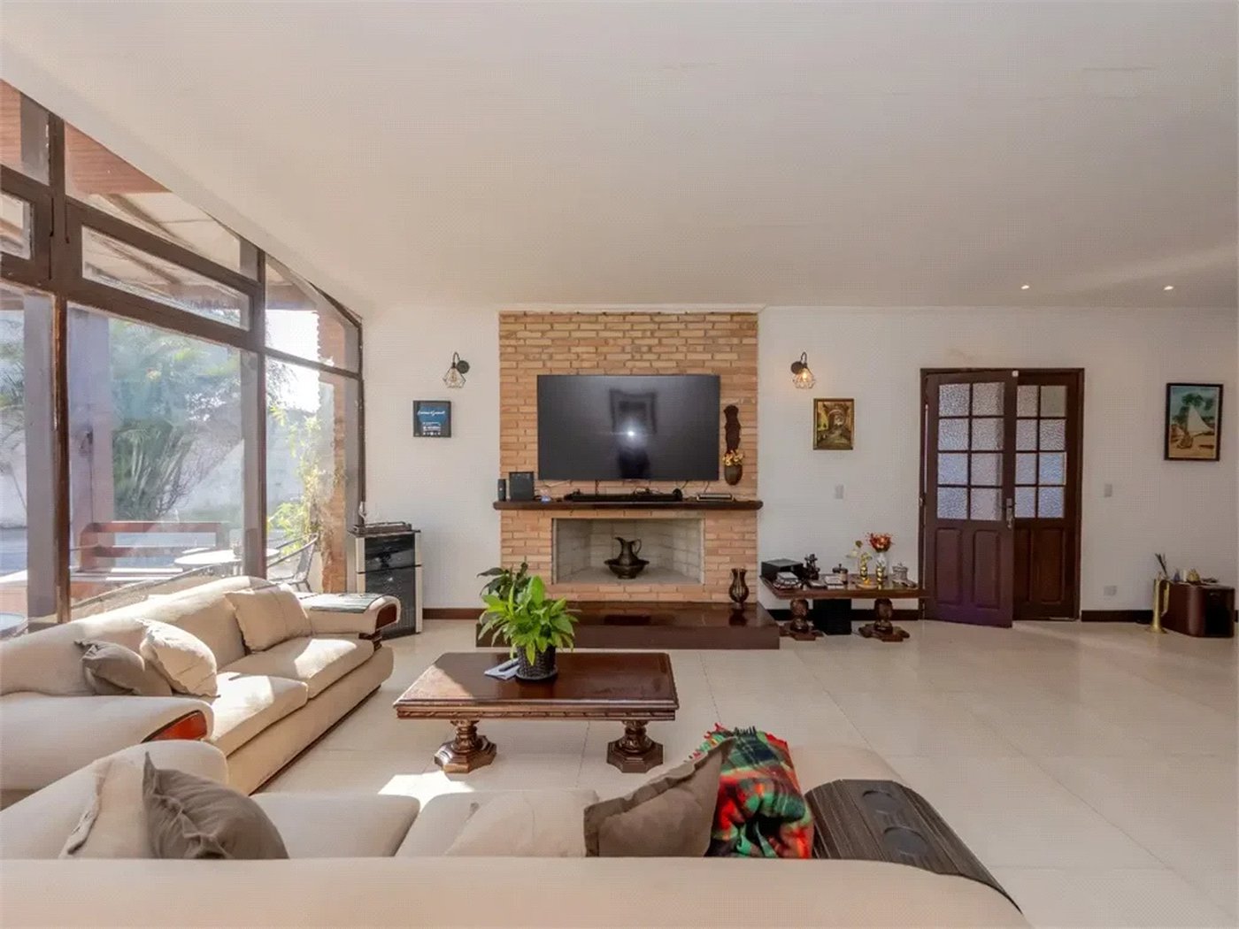 Casa à venda ou para alugar com 5 quartos, sendo 3 suítes, em Chácara Pavoeiro, Cotia, SP