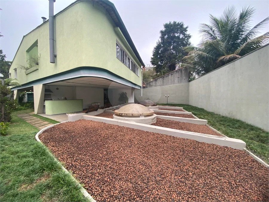Casa térrea com 3 quartos para alugar no Jardim dos Estados, São Paulo - SP