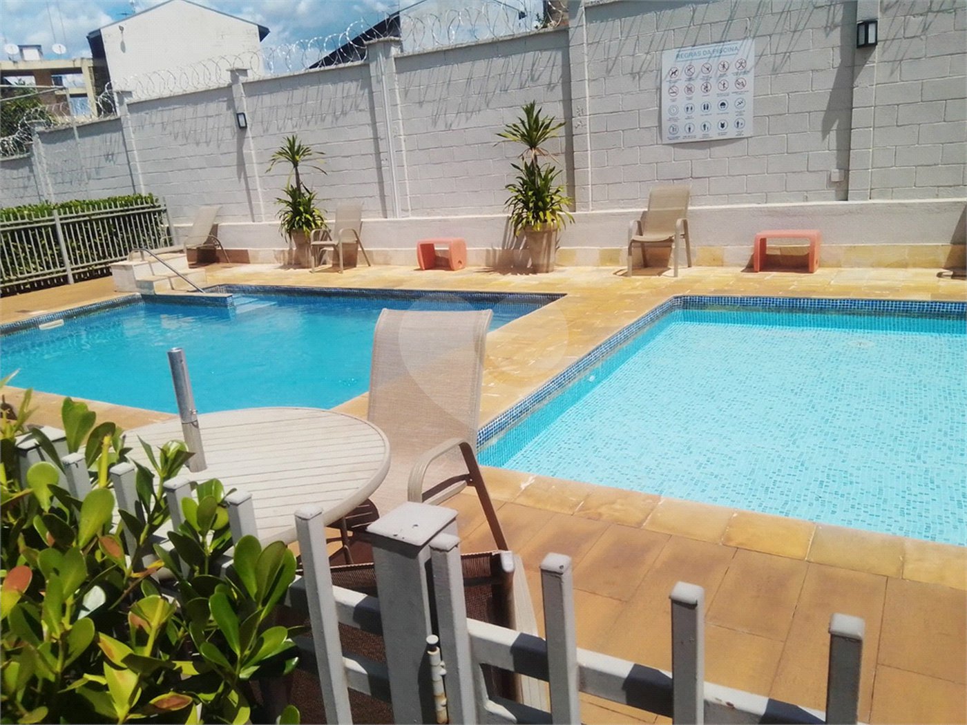 Apartamento no Condomínio Ipê Branco .