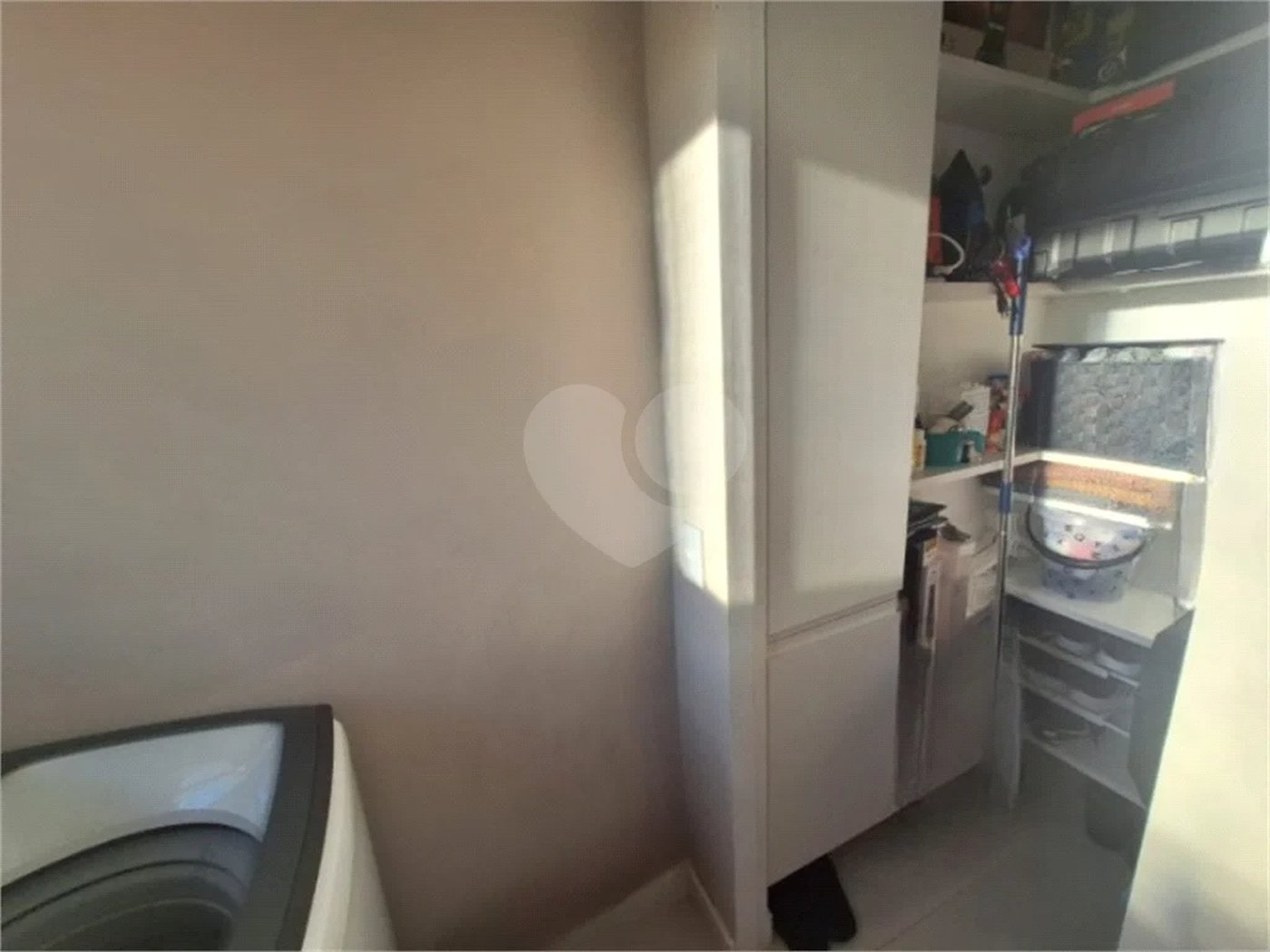 Apartamento totalmente mobiliado com 2 dormitórios, 1 vaga