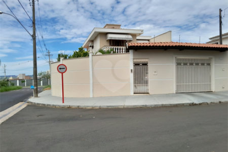 Casa para venda no Planalto Paraíso.