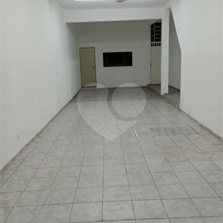 Venda de um sobrado residencial piso superior e salão comercial piso inferior!!!