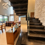 Casa nova no Saint Patrick com 926 m², 5 suítes, elevador e piscina aquecida, saúna em Sorocaba