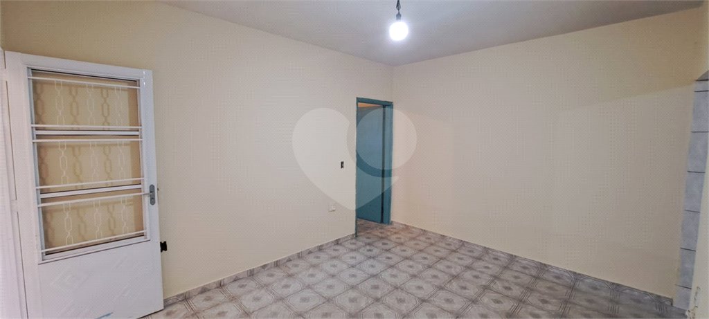 Casa ampla em bairro tranquilo – excelente oportunidade para morar ou investir!