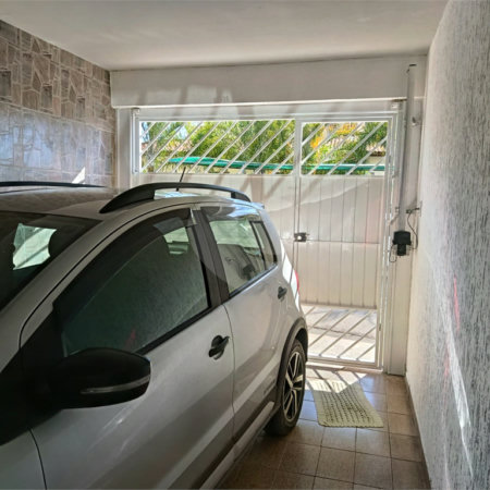 Casa térrea e espaçosa no centro da cidade por apenas R$370.000,00!!! Vamos agendar uma visita?