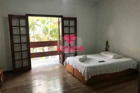 Excelente Casa a Venda no Bairro Jardim Esplanada, 3 dormitórios, sendo 2 suites São José do Campos