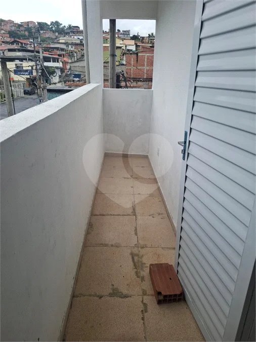 SOBRADO TIPO APARTAMENTO COM 1 QUARTO PARA LOCAÇÃO 38m² - SANTÍSSIMO