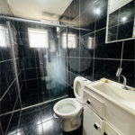 Vende-se Apartamento de 2 Quartos com Sacada na Vila Mascote