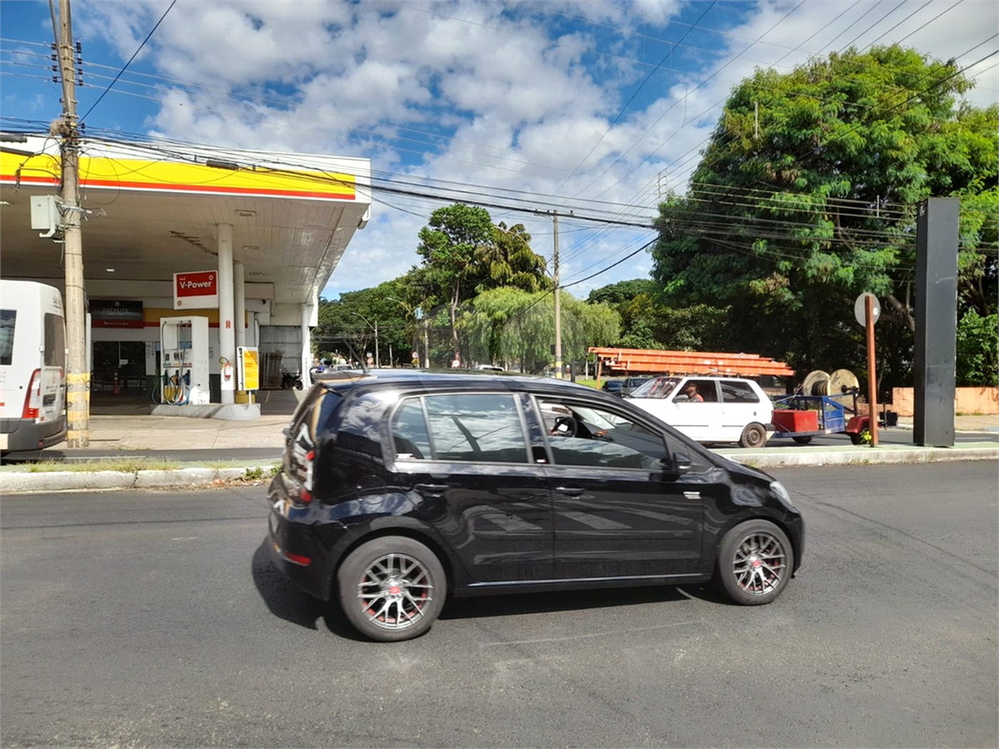 Galpão Comercial à Venda – Localização Estratégica na Avenida São Carlos