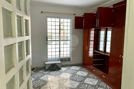 Sobrado de 150m2 com 4 dormitórios e 1 vaga à venda na Chácara Inglesa