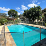 Residência térrea com 05 dormitorios, sendo 03 suítes, piscina e vagas para autos em Atibaia sp