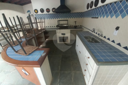 Sobrado no Condomínio Faber 1