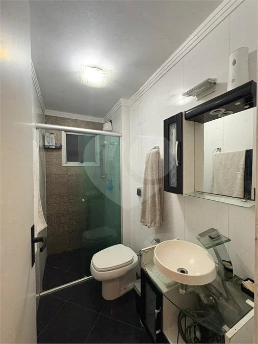 Apartamento reformado e mobiliado no Residência América - Venda - Parque Maria Domitila