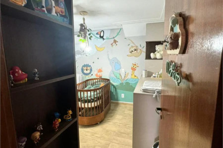 Casa à venda com 3 quartos, sendo 1 suíte, no condomínio Residencial Jardim das Flores 1510, Cotia - SP