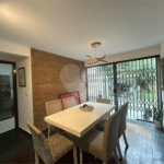 Casa em condomínio com 3 dormitórios, 01 suíte, garagem para 06 carros, área gourmet, piscina.