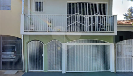 Sobrado à venda com 3 quartos, sendo 1 suíte,  em Jardim Medeiros, São Carlos, SP