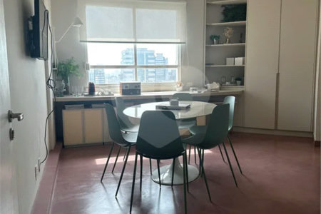 Sala comercial para venda ou locação na Avenida Paulista. 68m2