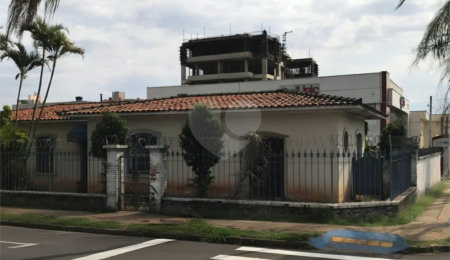 Casa à venda com 3 quartos, sendo 2 suítes, no Centro, São Carlos, SP