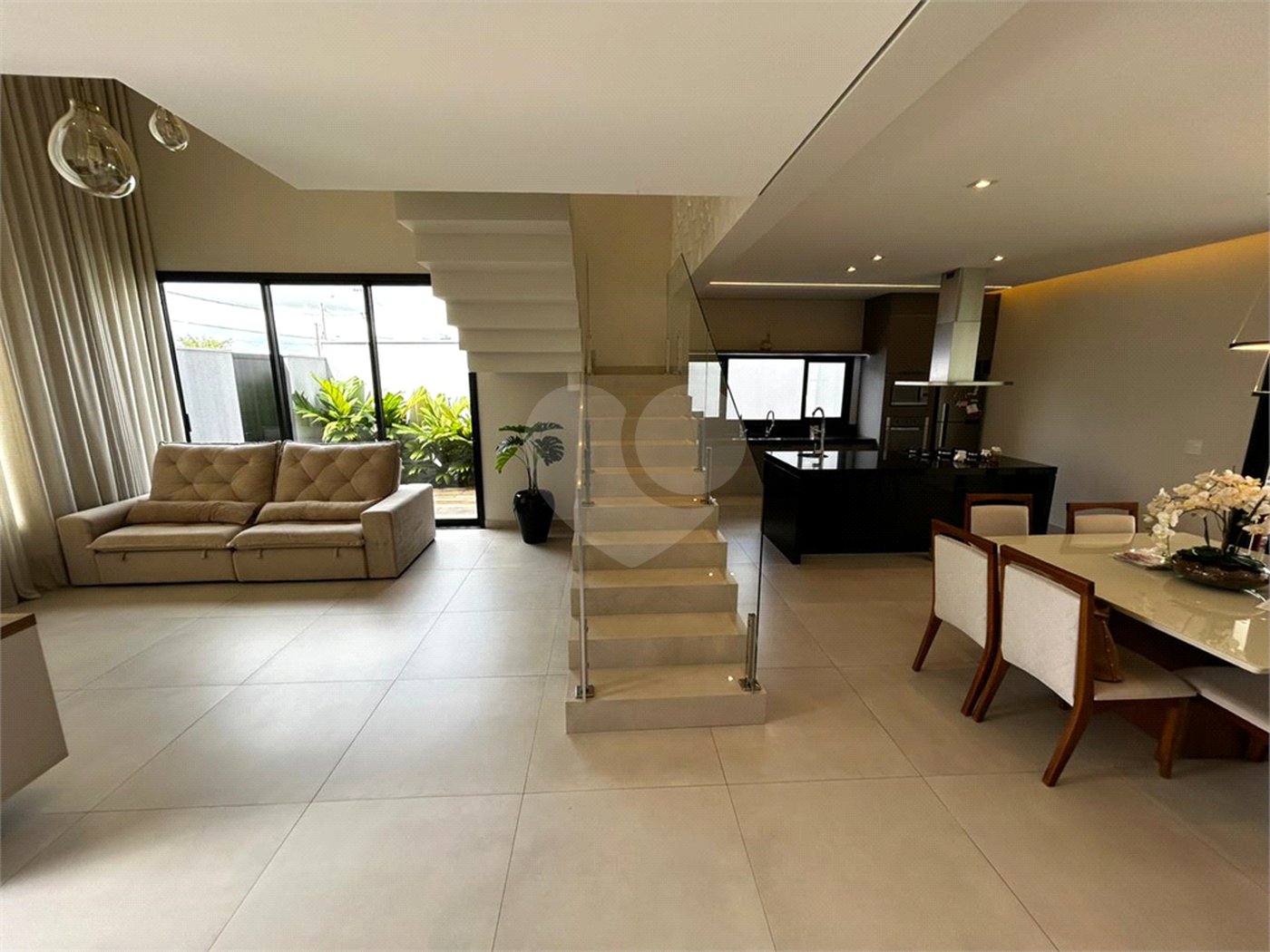 Casa de alto padrão para venda no condomínio Damha III.