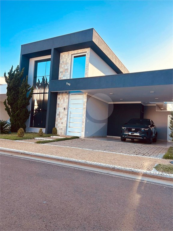 Casa à venda com 3 quartos, sendo 3 suítes, no condomínio Village Damha III, São Carlos - SP