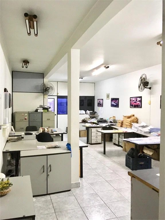 Prédio Comercial na Rua Domingos de Morais-multicomércio - proximo ao largo Ana Rosa.