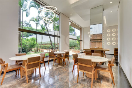 Apartamento à venda com 2 quartos, sendo 1 suíte,  em Campo Belo, São Paulo, SP
