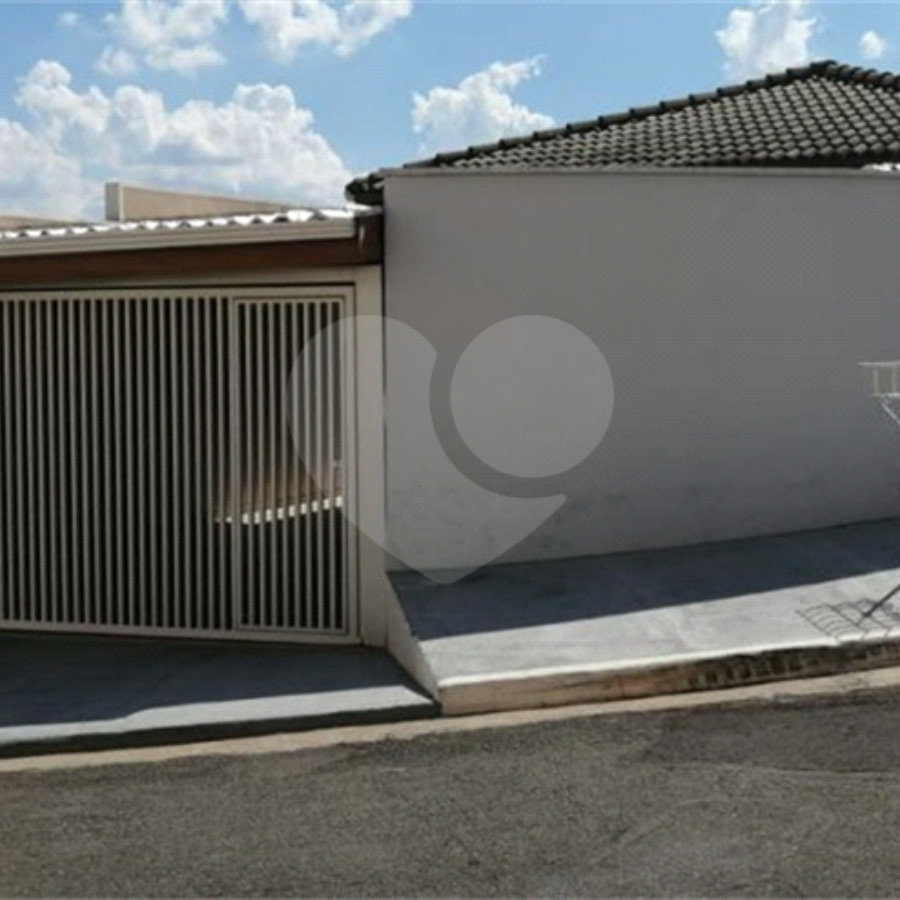 Casa à Venda no Jardim Florência em Vinhedo/SP