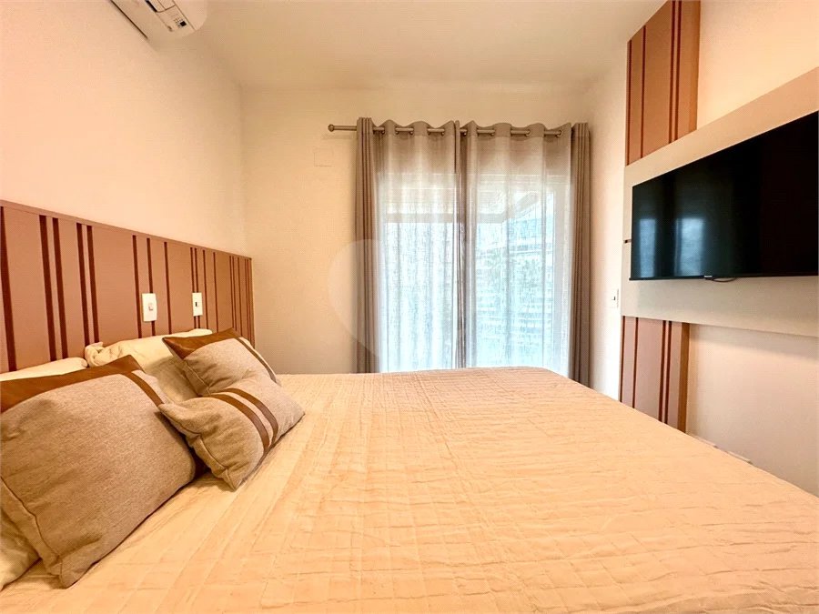 Apartamento à venda com 5 quartos, sendo 4 suítes,  em Riviera de São Lourenço, Bertioga, SP