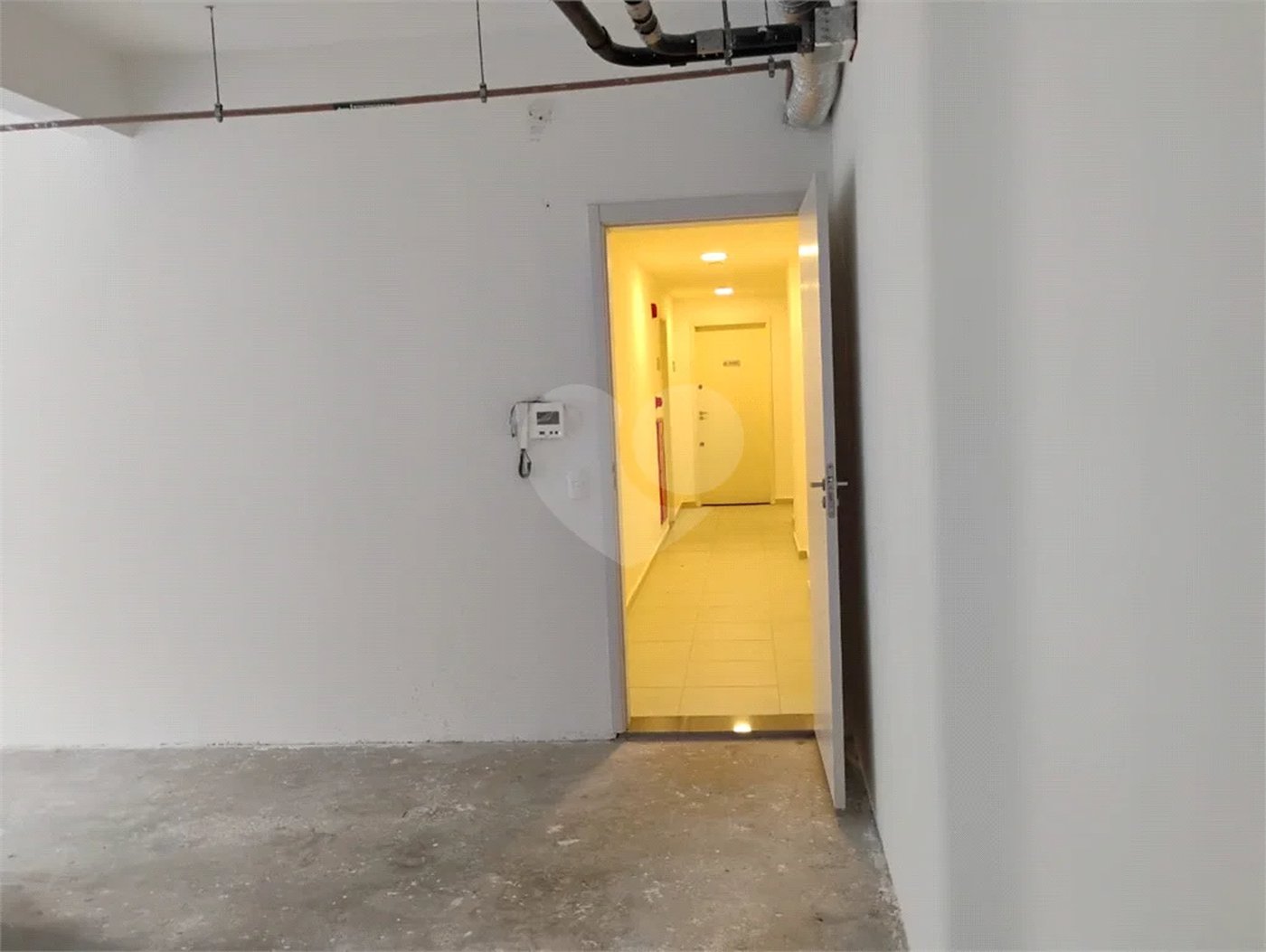 Excelente sala comercial com 50 M² no Jabaquara.