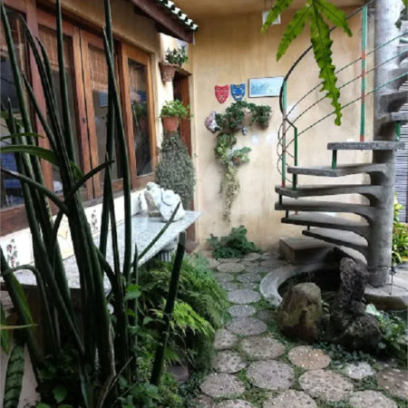 Casa à venda no Planalto Paulista de 280m² com 3 dormitórios, 1 suíte e piscina e churrasqueira.