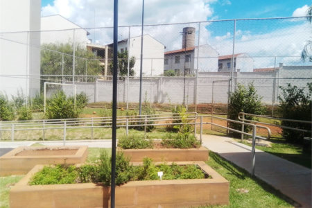 Apartamento no Condomínio Ipê Branco .