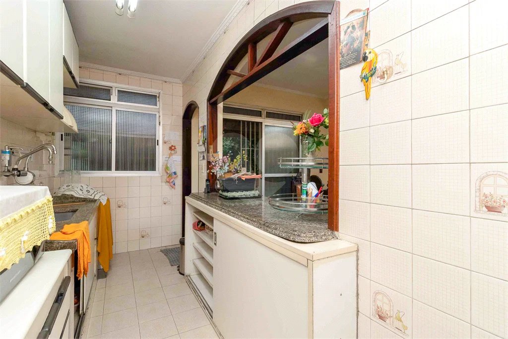 Casa a venda na Moóca 250m² três dormitórios sendo uma suíte duas vagas de garagem.