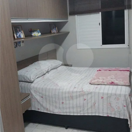Apartamento de 2 quartos (1 suíte) à venda em Itaquera