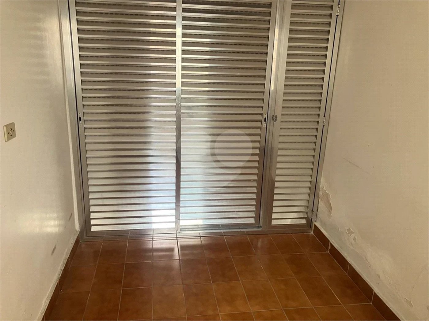 SOBRADO 3 QUARTOS 5 VAGAS DE GARAGEM PARADA INGLESA - ZN