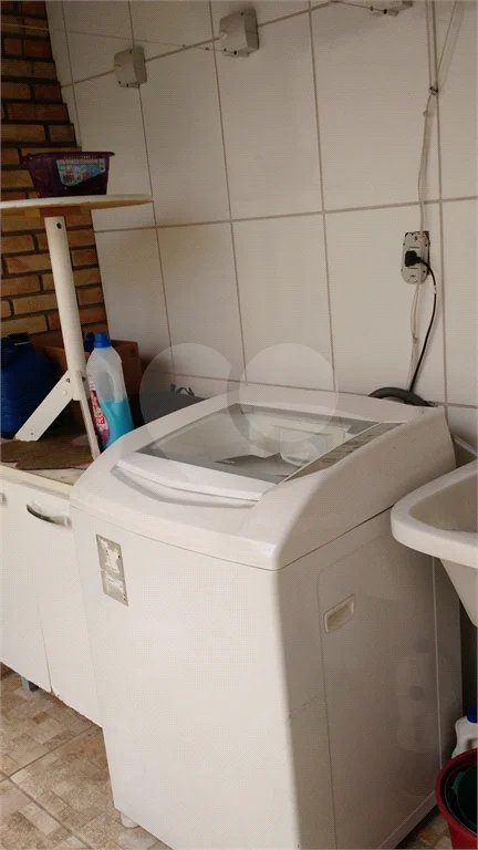 Sensacional sobrado c/ quintal e 3 dorms enormes com varanda! 12 min andando p/o metrô P Inglesa!