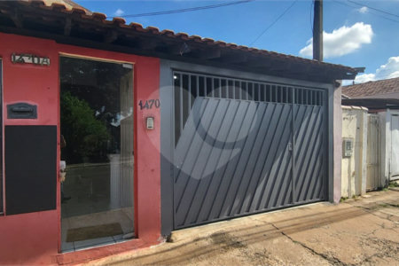 Casa a venda na rua Coronel Leopoldo Prado