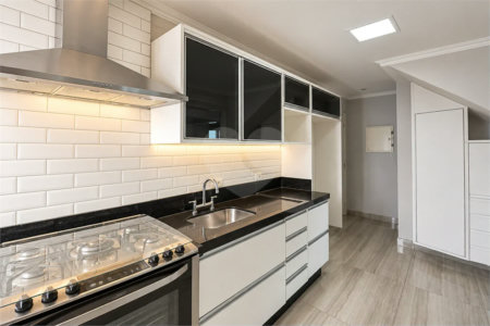 Cobertura de 260 m² em São Bernardo do Campo, com 4 dormitórios, 3 suítes, piscina privativa, espaço gourmet e vista livre. Viva esse privilégio! Agende sua visita e encante-se!