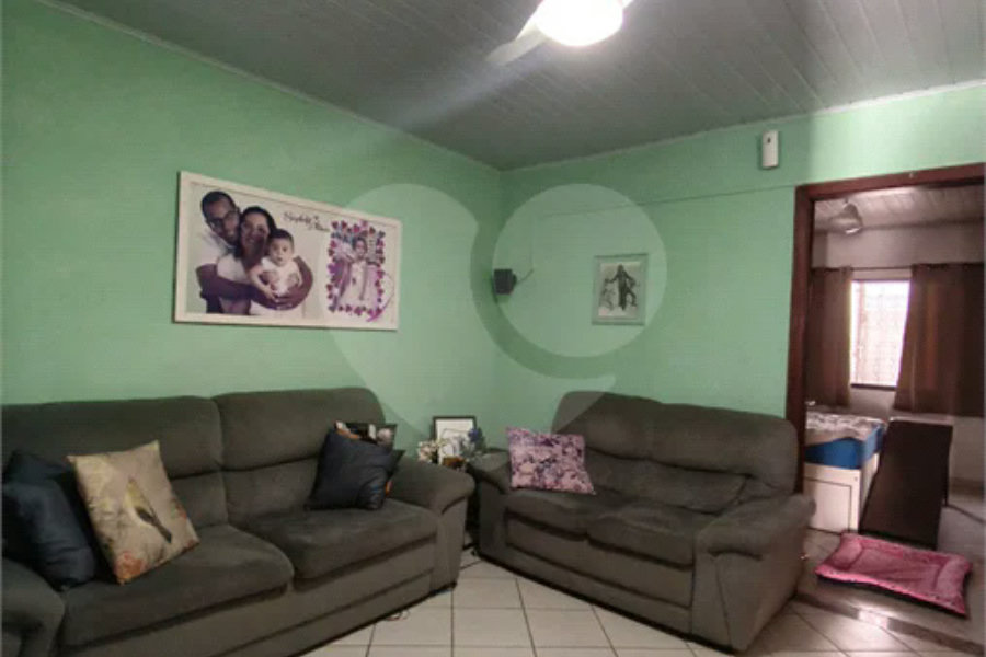 Casa térrea com excelente localização, próxima à Avenida Engenheiro Caetano Álvares.