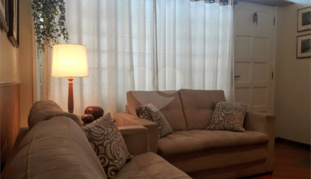 Casa à venda com 3 quartos, sendo 1 suíte, em Jardim Aeroporto, São Paulo, SP