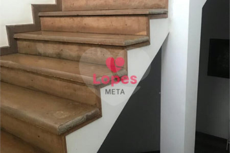 Excelente Casa a Venda no Bairro Jardim Esplanada, 3 dormitórios, sendo 2 suites São José do Campos