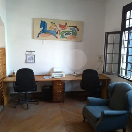 Imóvel Comercial com 6 Quartos e 2 banheiros à Venda, 445 m²