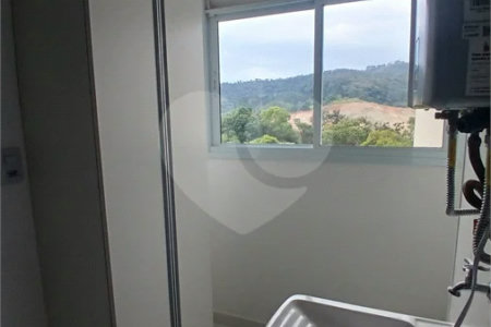 Apartamento de 2 quartos com planejados, sacada e lazer completo| Condomínio| São Roque