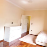 Casa com 324m², 4 dormitórios, sendo 1 suíte, 4 vagas, à venda no Jardim Las Vegas em Santo André.